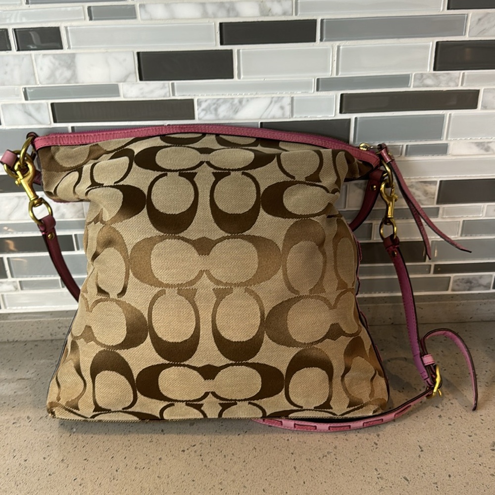 COACH - 2009 Crossbody/Shoulder Bag - Picture 4 of 13